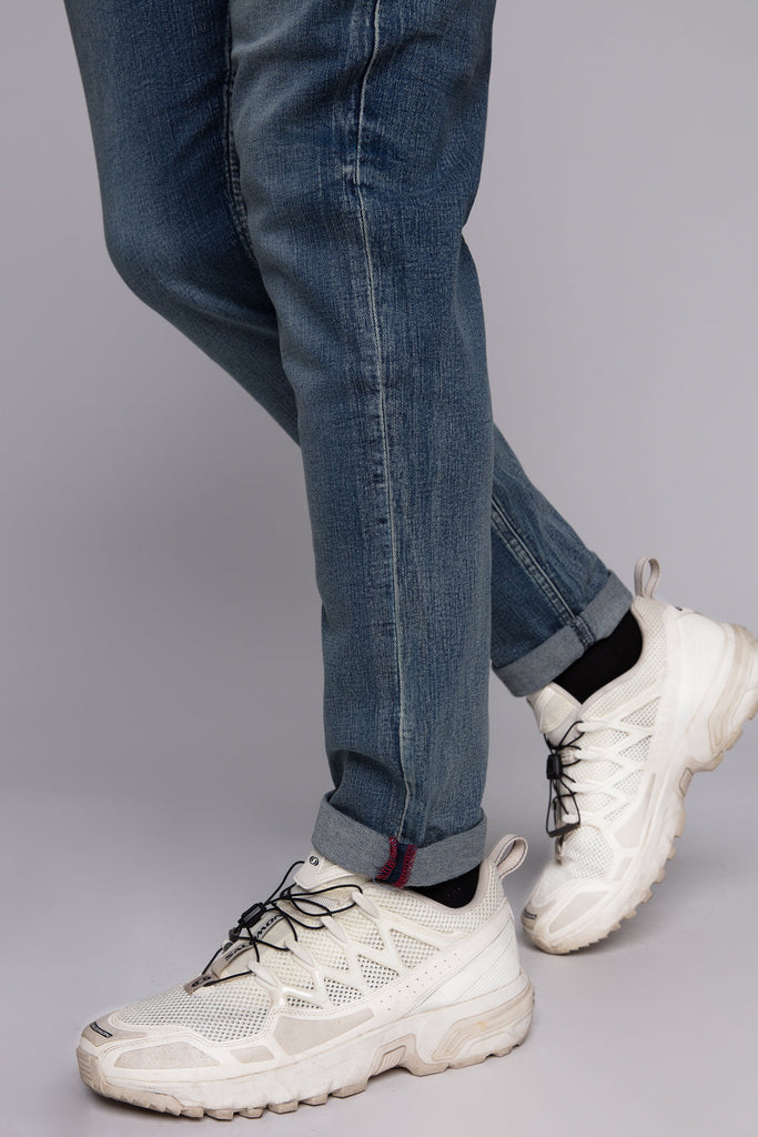 Relaxed Tapered Fit 5 Pocket Jeans - Vintage Light Blue Wash BAUHAUS
