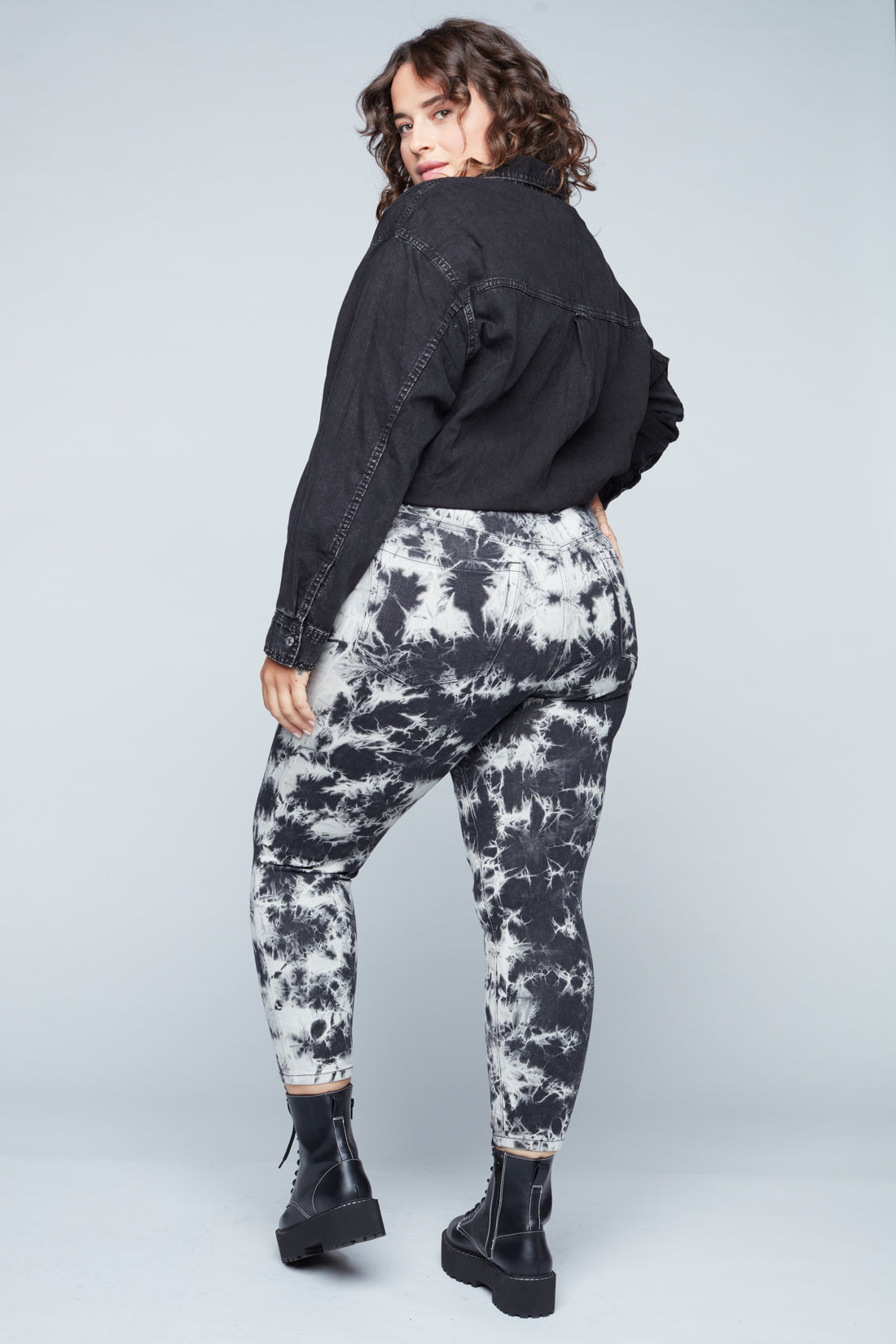 JAMIE - Mid Rise Cropped Jeans - Black